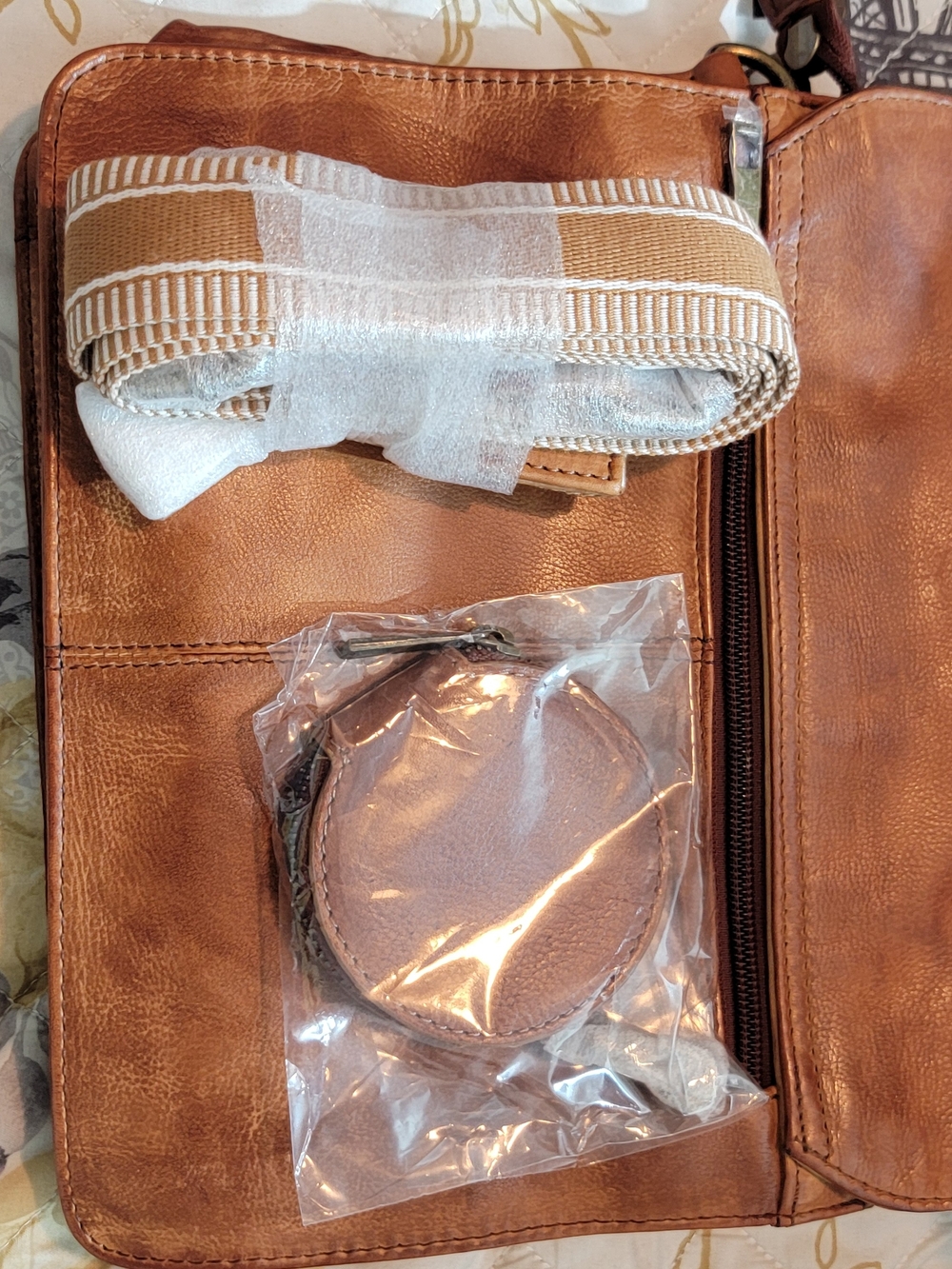 Leather Crossbody Bag in Saddle Brown